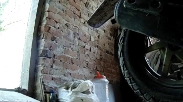 Карбюратор скутера заливає на нерівній дорозі. смотреть онлайн