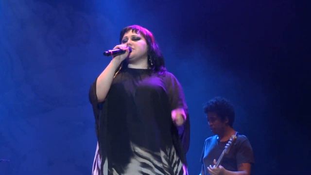 Gossip - Move In The Right Direction @ Planeta Terra Festival смотреть онлайн