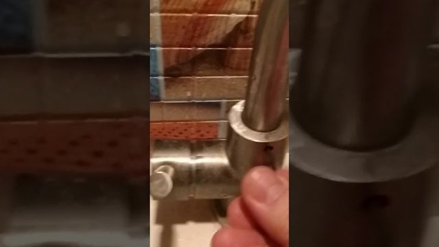 Как снять гусак смесителя для раковины, мойки. смотреть онлайн