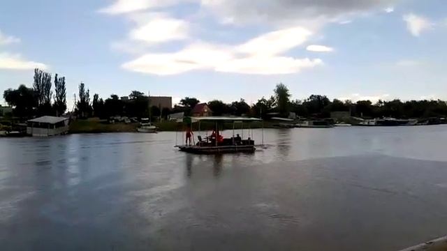 ASTRA 5м на воде смотреть онлайн