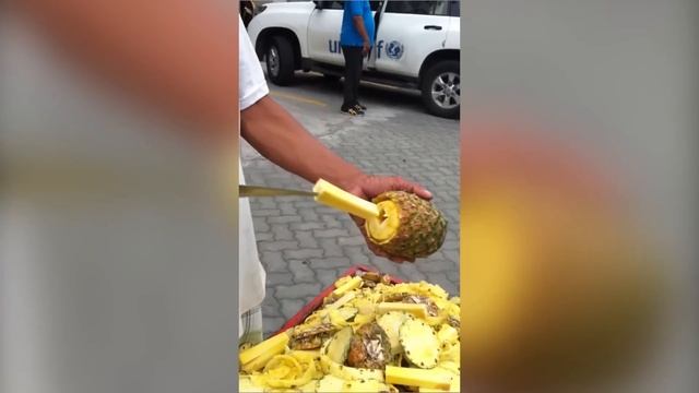 How to Cut a Pineapple | Insane Skill смотреть онлайн