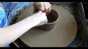 Цветочный горшок на гончарном круге
