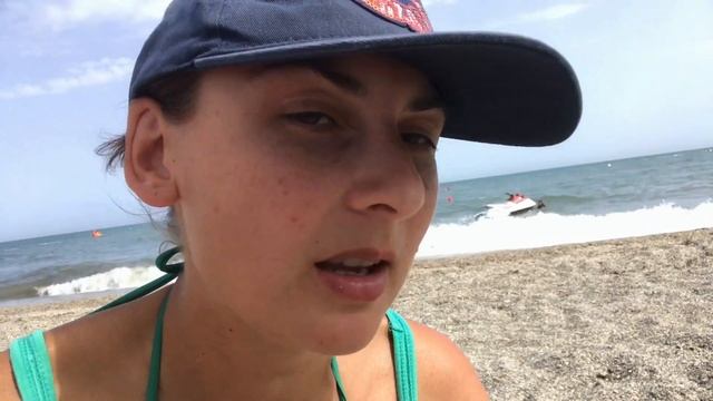 что сделать чтобы зонт на пляже не улетал смотреть онлайн