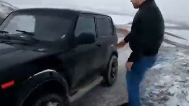 Нива Урбан автопилот под песню (#KaReПотвоимследамftSaro) смотреть онлайн