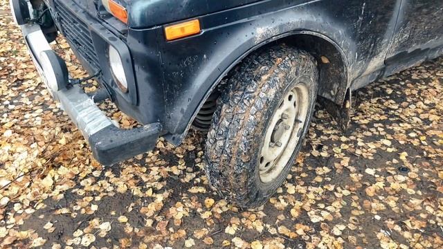 Как ведет  НИВА2121 в грязи. РЕЗИНA Kama Flame MT LCV  195 75 R16