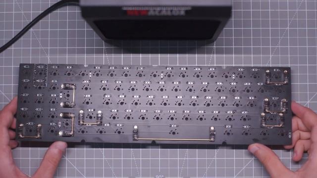 Numpad links und nur 40€ | Southpaw75 Custom Tastatur Kit смотреть онлайн