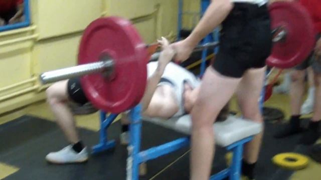 Эдуард Коннин. Жим 70 кг. смотреть онлайн