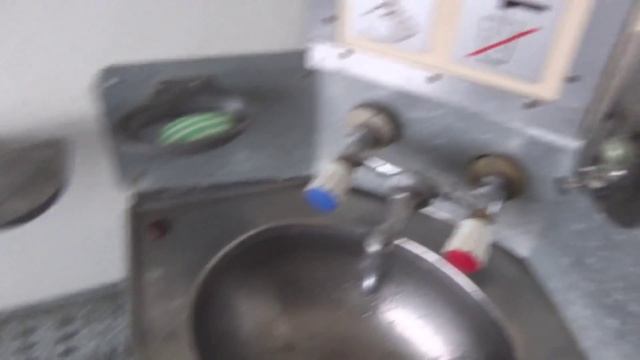 Old Soviet Train toilet смотреть онлайн