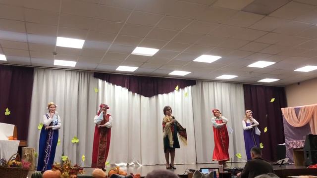 Песня "Во деревне тихо" в исполнении Шумской Ольги. смотреть онлайн