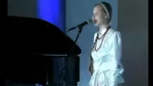 АНГЕЛ ПОЕТ СМОТРИ!!!! СВЕТЛАЯ РУСЬ ПРОСЫПАЕТСЯ!!! смотреть онлайн