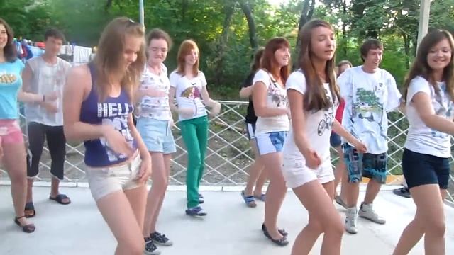 Танцы в лагере смотреть онлайн