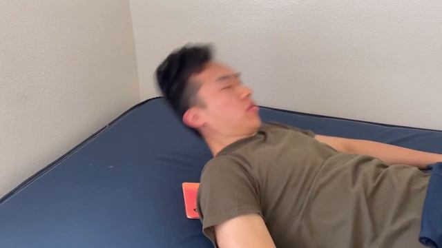 iPhone SE vs iPhone 12 mini vs Samsung Galaxy S10e (Size comparison 2021) смотреть онлайн