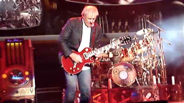 Rush O2 Dublin - Alex Lifeson - 'Freewill ' solo.MPG смотреть онлайн