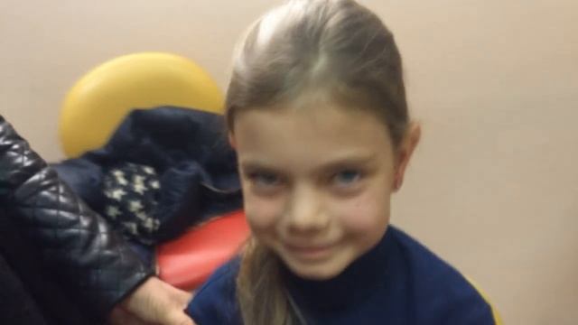 Ребенку прокалывают уши смотреть онлайн