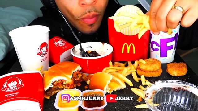MCDONALD'S VS WENDY'S MUKBANG EATING CHICKEN NUGGETS BIG MAC FRIES OREO MCFLURRY FROSTY NO TALKING