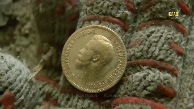НАШЛИ КЛАД ЗОЛОТА В СТЕНЕ СТАРОГО ДОМА !!! смотреть онлайн
