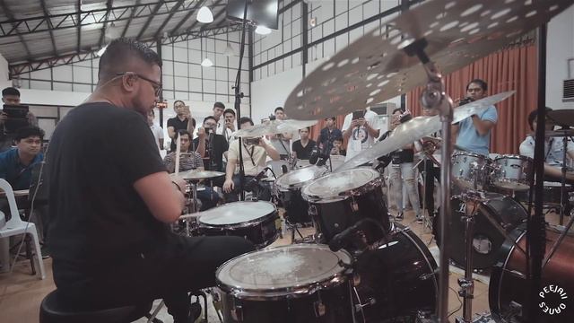 Rosanna by Toto | Drum Performance by Michael Alba | MADP 2018 смотреть онлайн