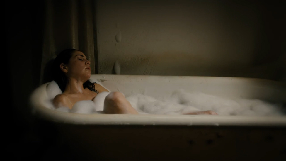 Red Band Trailer - Public Morals смотреть онлайн