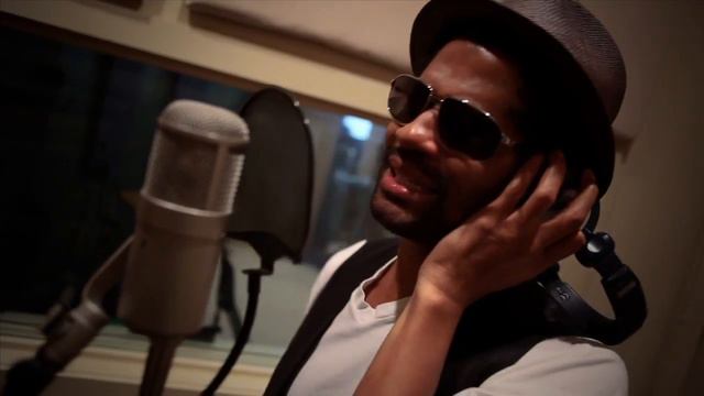 Eric Benet Records New Single "Sometimes I Cry" смотреть онлайн