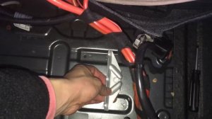 BMW E70 X5/E71 X6 battery replacement in 3 minutes