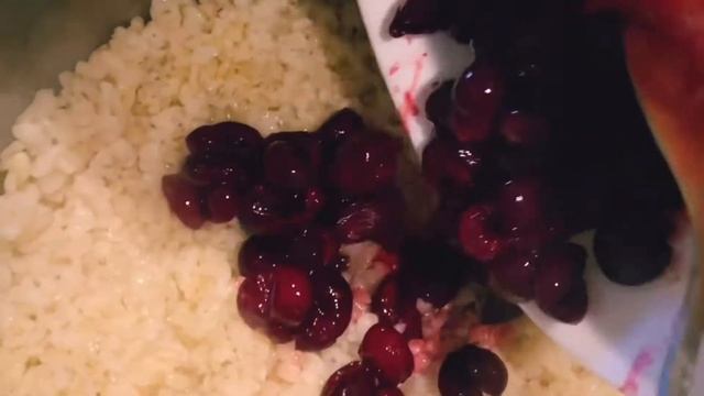 Готовим кашу из булгура с шоколадом и вишней. смотреть онлайн