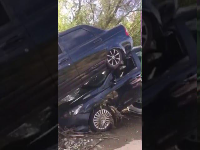 Сель авто катастрофа смотреть онлайн
