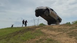 Испытание Кибертрака (Tesla CyberTruck) WhistlinDiesel на прочность №1