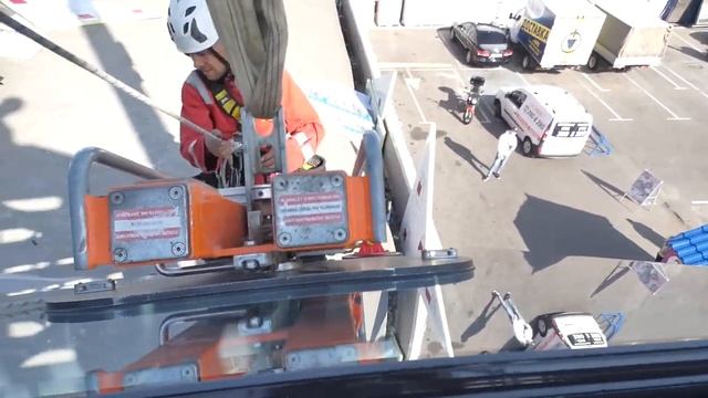 Монтаж зимнего сада альпинистами.Промальп - Эпицентр #ПромальпГрупп смотреть онлайн