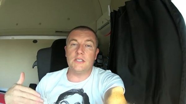 КАК ПОВЕРНУТЬ ВПРАВО НА ФУРЕ ЗАДНИМ ХОДОМ!#автошколадальнобоя