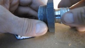 ЛЕВАЯ или ПРАВАЯ резьба определять научиться быстро  любые резьбы КАК