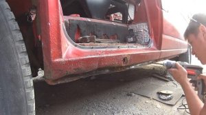 демонтаж старых порогов vw t4