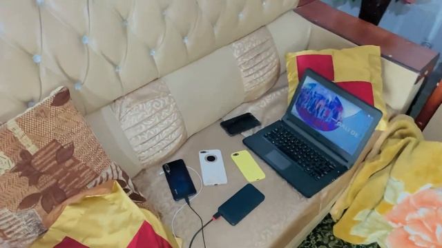 Aj Dost Ko Pizza Khilana Par Gaya ? смотреть онлайн