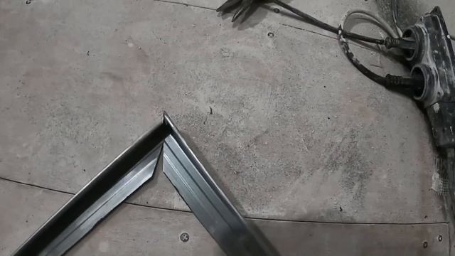 Потолок почти готов. Переделка кухни 16 серия. смотреть онлайн