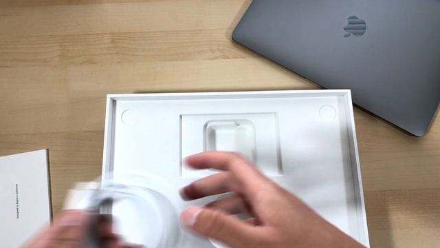 Unboxing & Review: Macbook Air M1 (2020) смотреть онлайн