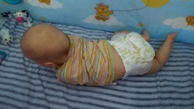 Начали переворачиваться на животик смотреть онлайн