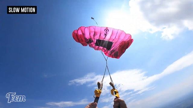 Friday Freakout: Skydiver Breaks Arm With Hand Stuck in Line Twists смотреть онлайн