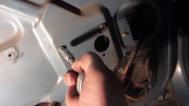 Замена электрического стеклоподъемника ВАЗ 2110, 2111, 2112 и Приора смотреть онлайн