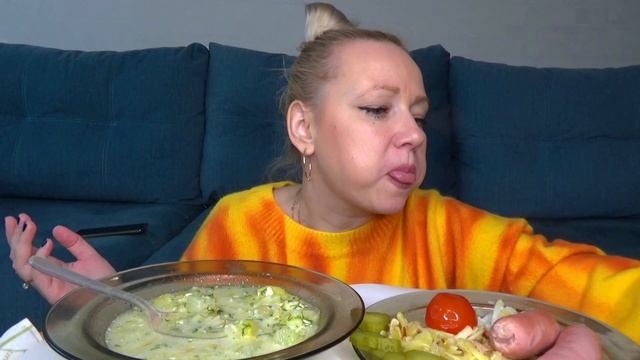 МУКБАНГ МАКАРОНЫ С СОСИСКАМИ, СУП КУРИНЫЙ/Mukbang еда на камеру/Русский мукбанг/Домашняя еда/не АСМ смотреть онлайн