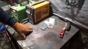 Как варить тонкий метал флюсовый полуавтомат и инвертор с електродом тройка метал 07. 08