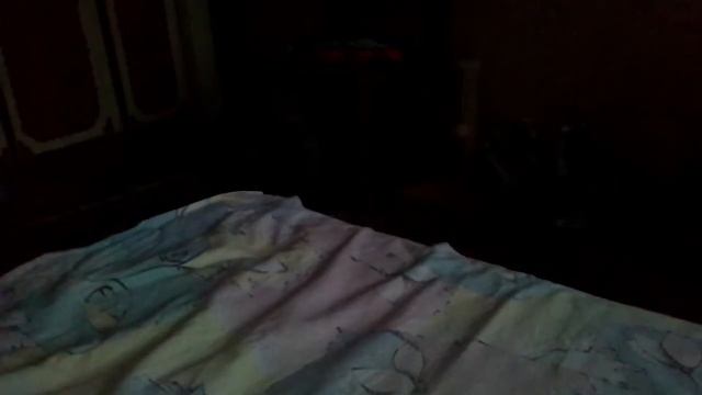 Существо со светящимися глазами смотреть онлайн