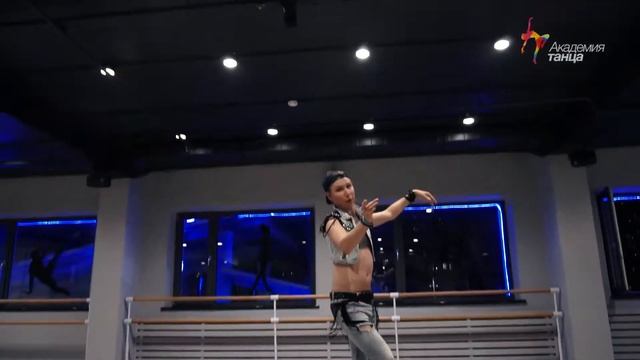 Восточные танцы. Денис Гольтяев смотреть онлайн