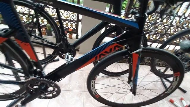 เสือหมอบ Spec สูงๆ ราคาเบาๆ เน้นๆ สำหรับแฟนๆ Java เฟรมคาร์บอน เฟรมอลู สวยๆ @Bike Sure смотреть онлайн