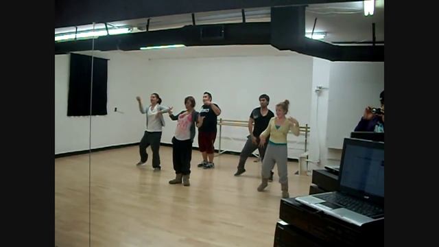 FUN GROOVY DANCE TO BUZZIN by mann смотреть онлайн