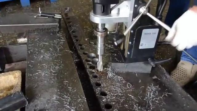 Сверлильно резьбонарезной станок до 32мм смотреть онлайн