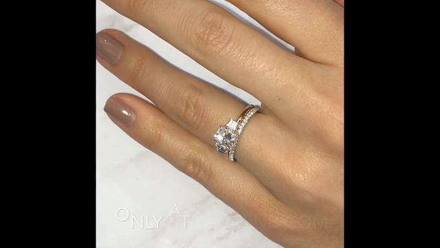 1.31 ct Cushion Diamond 3-Stone Rose Gold Engagement Ring смотреть онлайн