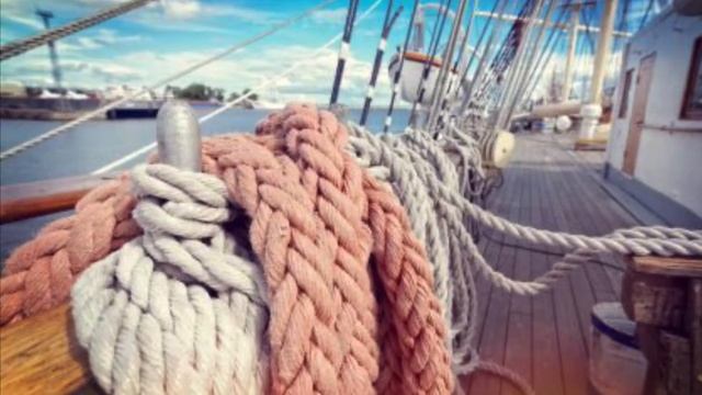 КАК ПОШЛО ВЫРАЖЕНИЕ ПРОХОДИТ КРАСНОЙ НИТЬЮ смотреть онлайн