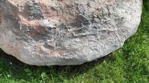 Искусственный валун своими руками.  Спустя три года эксплуатации.