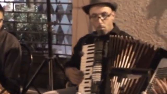 SIMAN TOV TRIO 1 Gioele alla nickelarpa - Fandango - MangiaLaMusica Forlì 04-09-09 смотреть онлайн