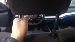 ŠKODA OCTAVIA A8 - Снятие подголовника