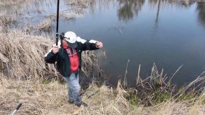 Ловля окуня на поплавочную удочку ранней весной. Ловля с берега и с лодки. Самая простая снасть!